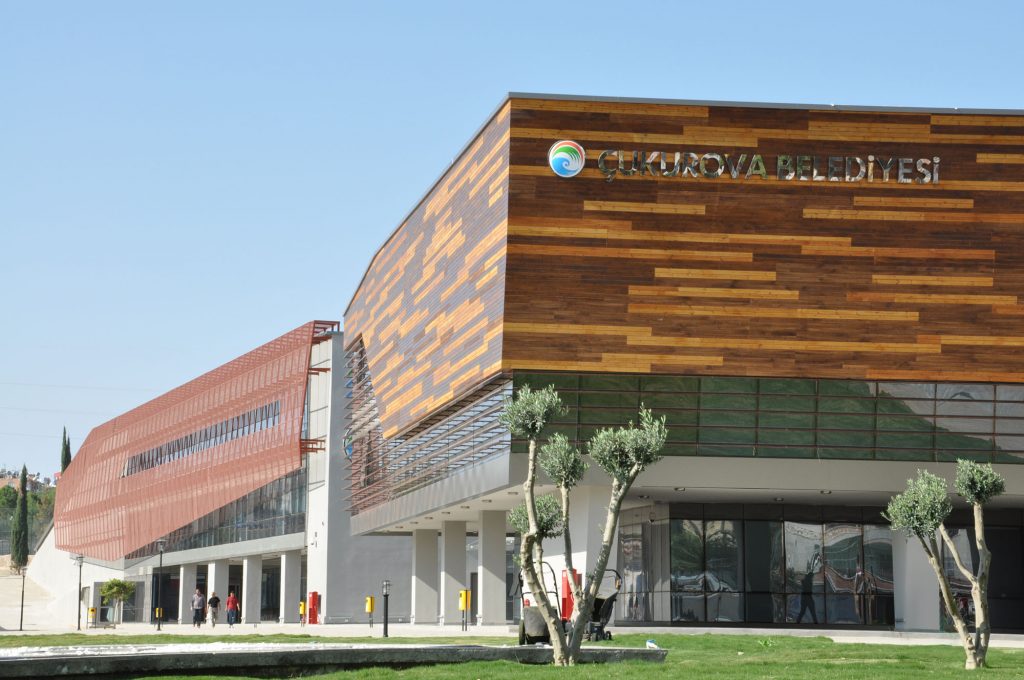 Çukurova İlçe Belediyesi Hizmet Binası ve Kültür Merkezi - Arkitera