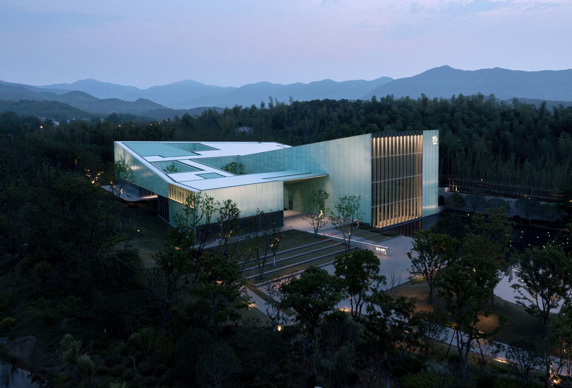 Yada Theater - Arkitera