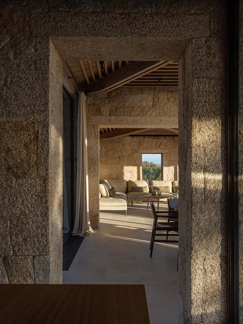 Alvisi Kirimoto Complete Villa S in Sardinia: A Winding Residence ...
