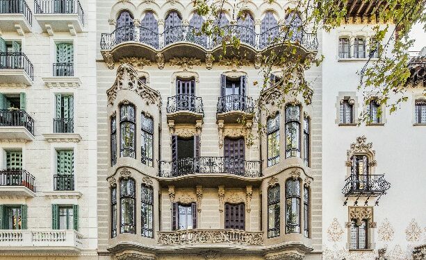 アート・デザイン・音楽 BARCELONA    ARCHITECTURES OF EXUBERANCE Barcelona, a fairy city living in Art Nouveau Style | Designmixer