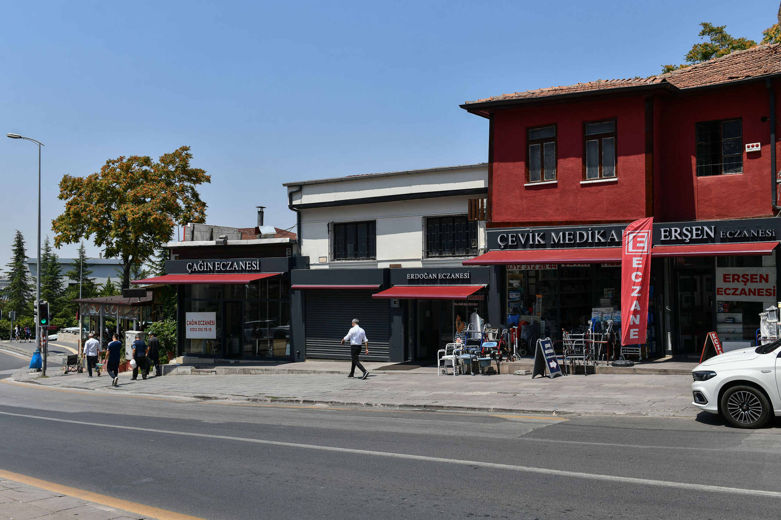 Anafartalar Caddesi'ndeki “Sokak Sağlıklaştırma ve Kentsel Tasarım” Çalışmaları Devam Ediyor - Arkitera