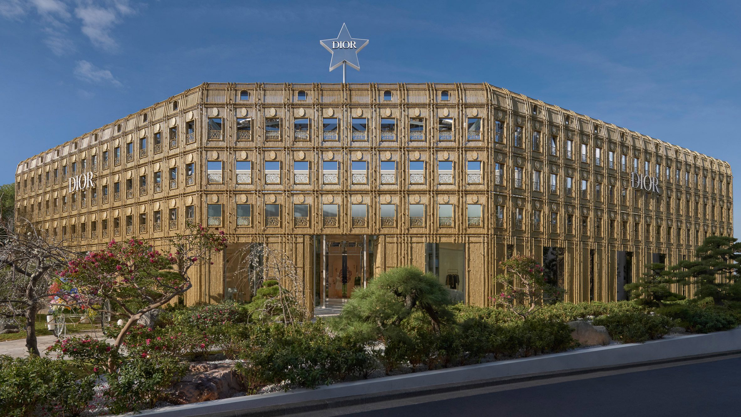 Bambu Ormanlarından Bir Perakende Deneyimi: Dior Bamboo Pavilion