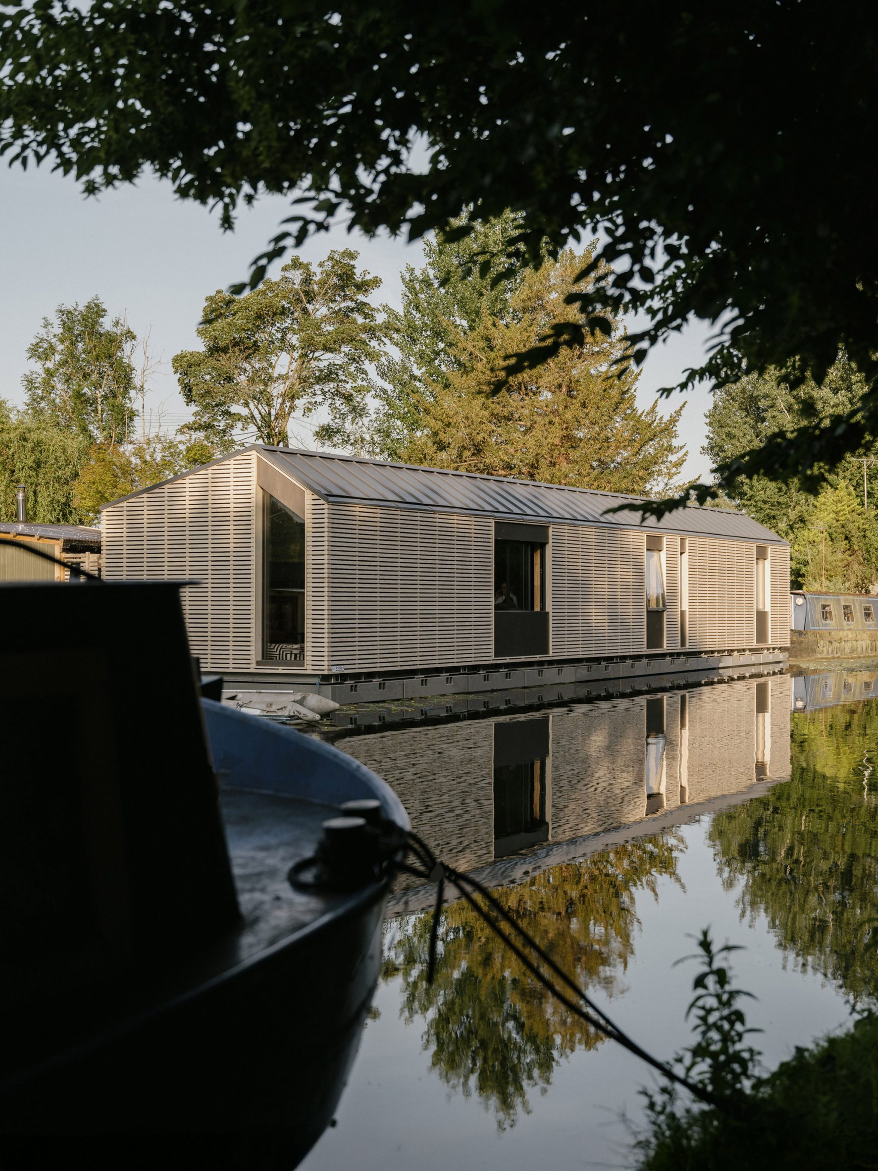 Yüzen Ev: Float House
